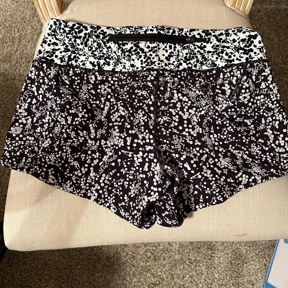 Lululemon speed up short - Picture 2 of 3
